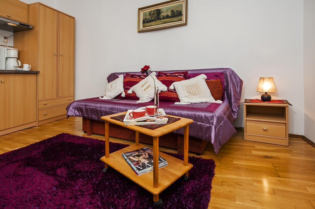 Apartment Main Street Carera Rovinj Exterior photo