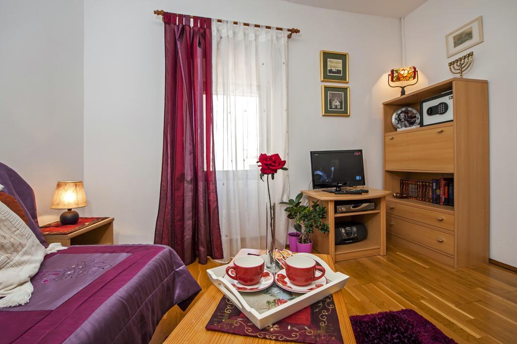 Apartment Main Street Carera Rovinj Exterior photo