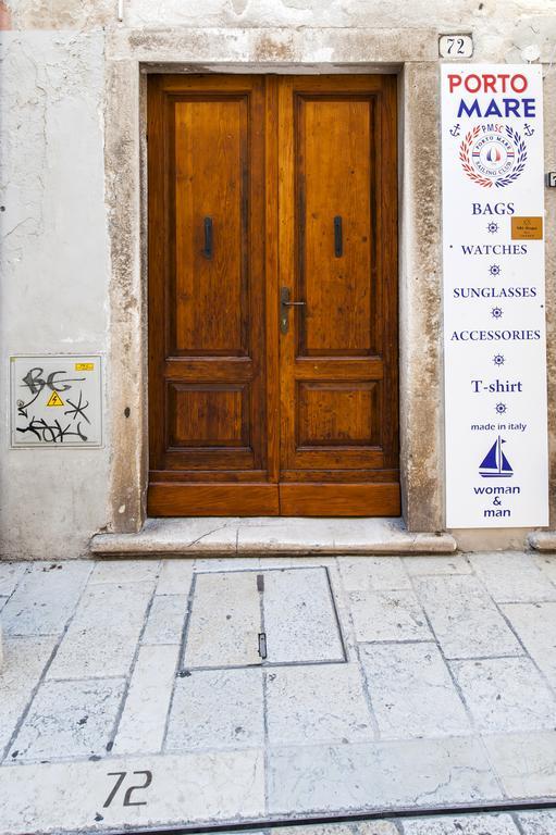 Apartment Main Street Carera Rovinj Exterior photo